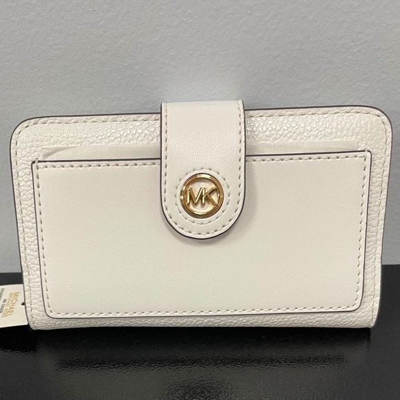 Michael Kors Charm Medium Tab Pocket Bifold Wallet - Optic White - NWT - Picture 1 of 4